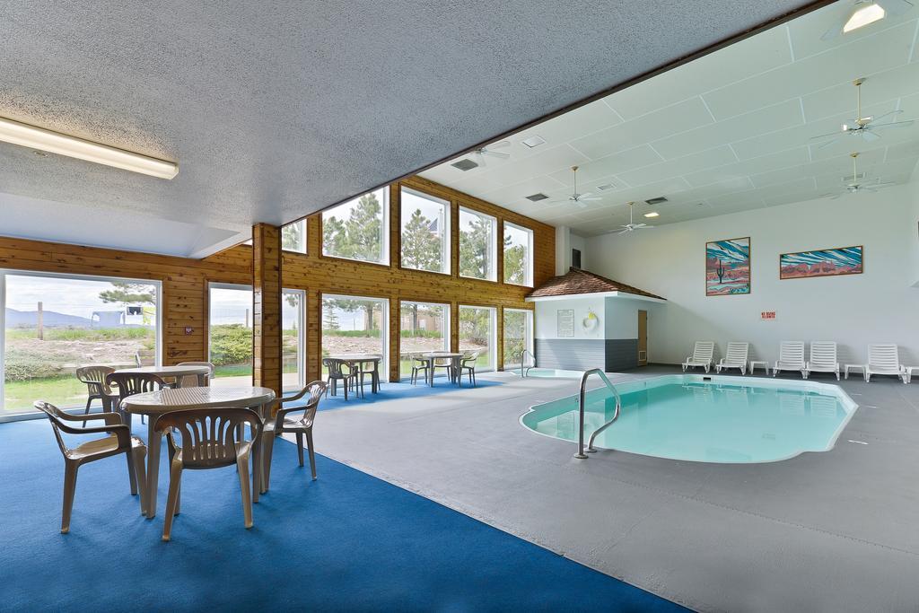 Travelodge By Wyndham Спирфиш Экстерьер фото