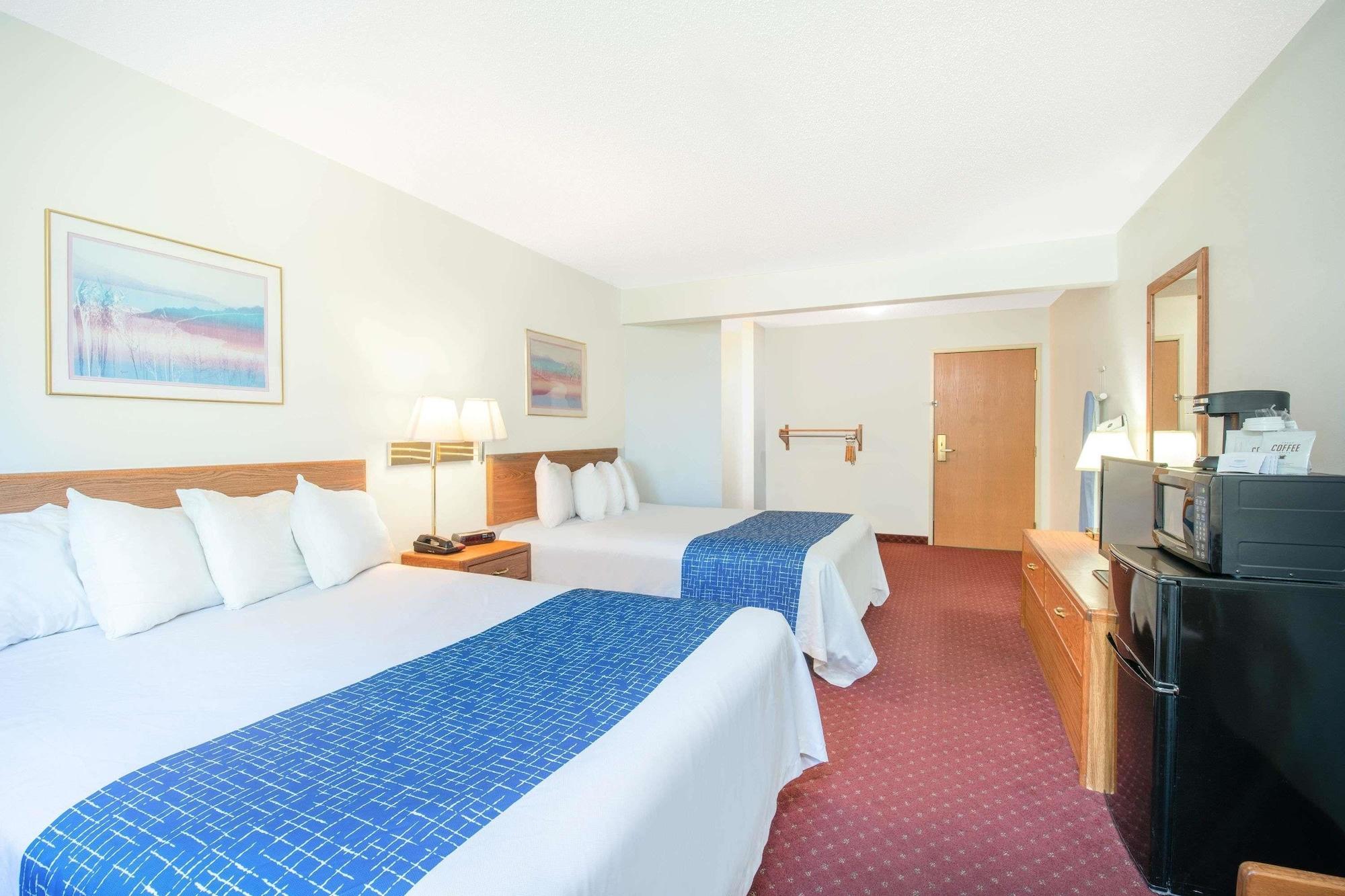 Travelodge By Wyndham Спирфиш Экстерьер фото
