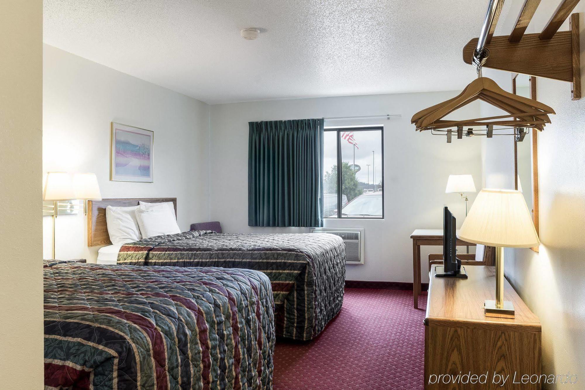 Travelodge By Wyndham Спирфиш Экстерьер фото