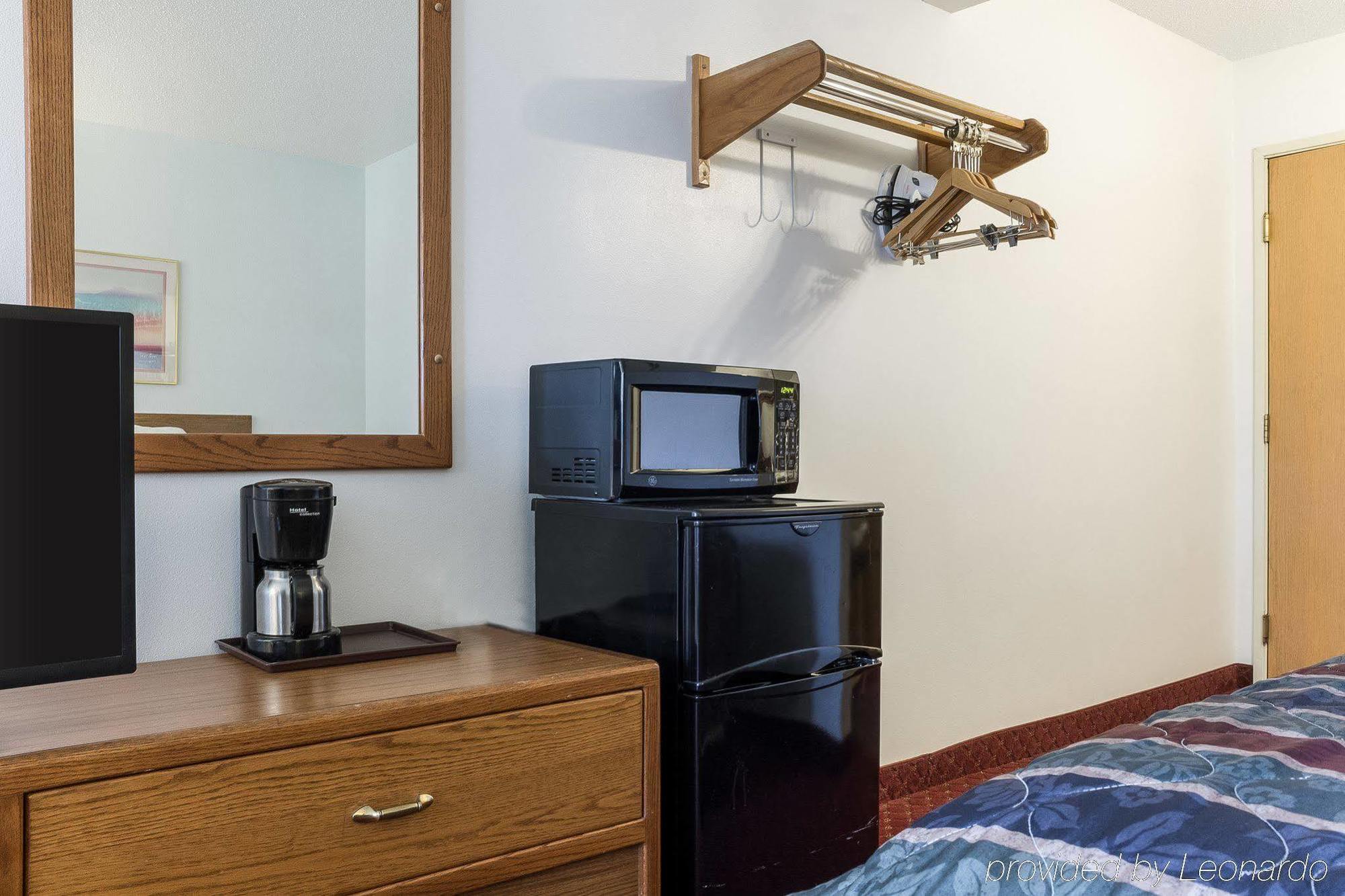 Travelodge By Wyndham Спирфиш Экстерьер фото