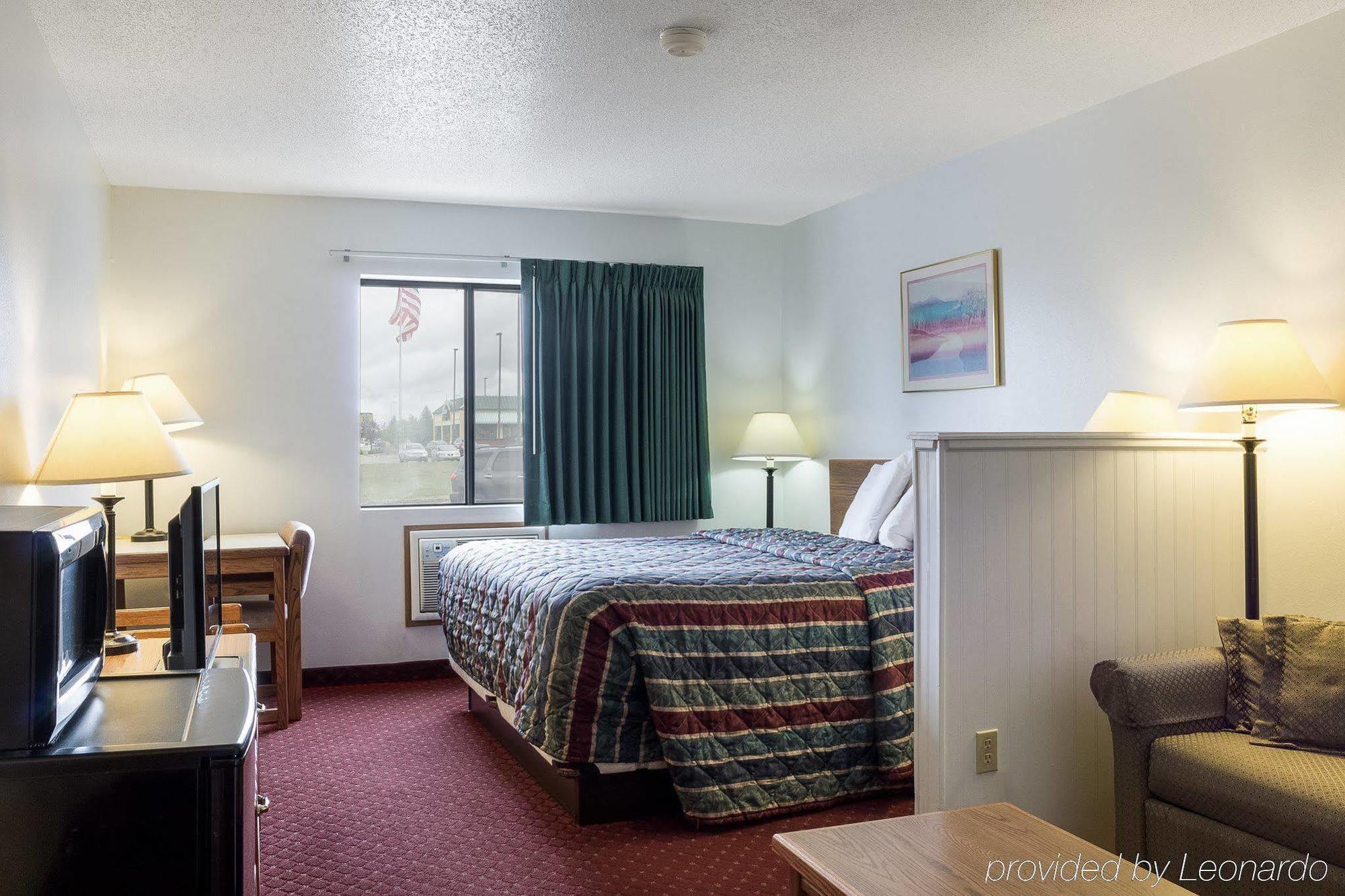 Travelodge By Wyndham Спирфиш Экстерьер фото