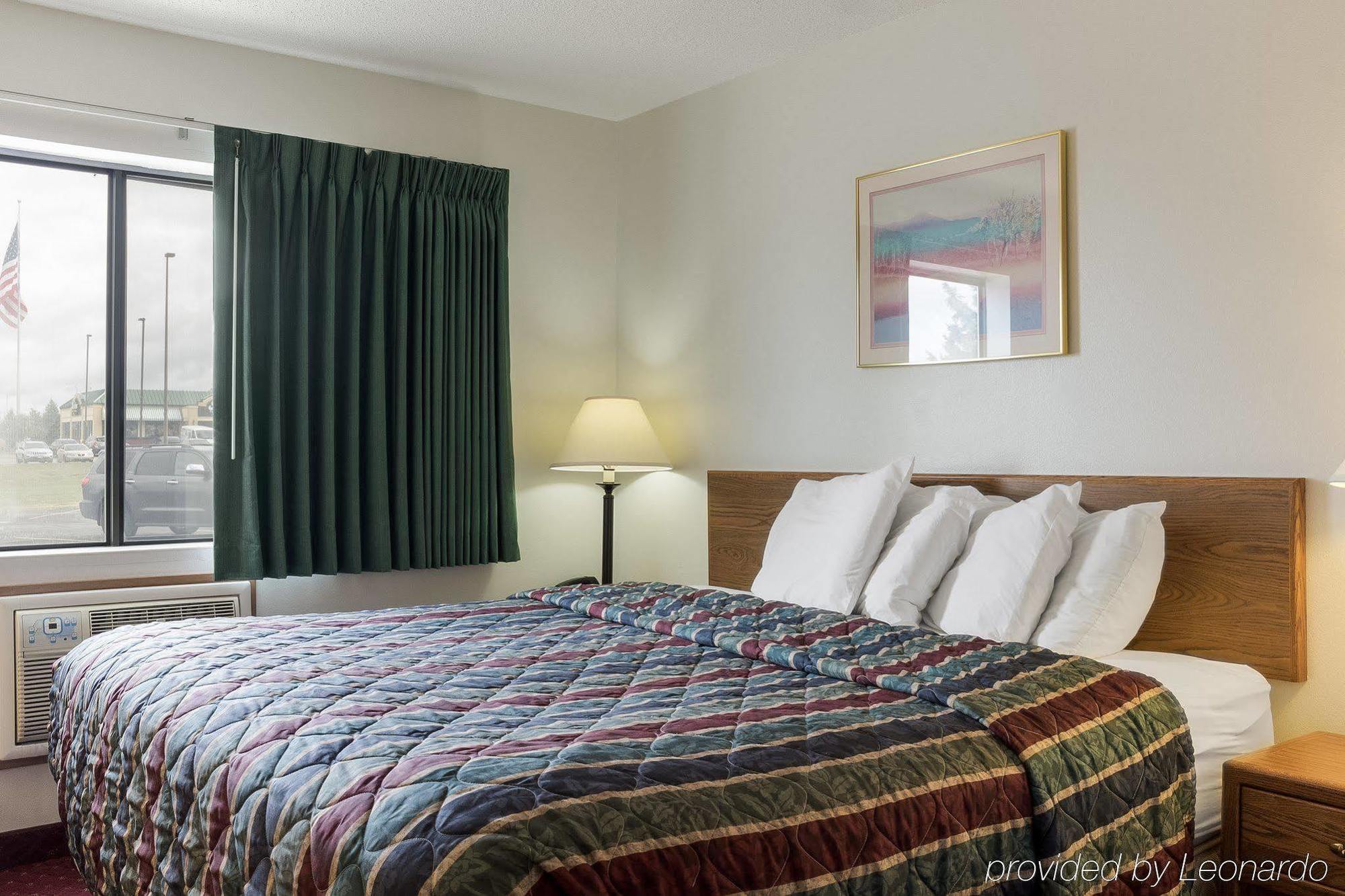 Travelodge By Wyndham Спирфиш Экстерьер фото
