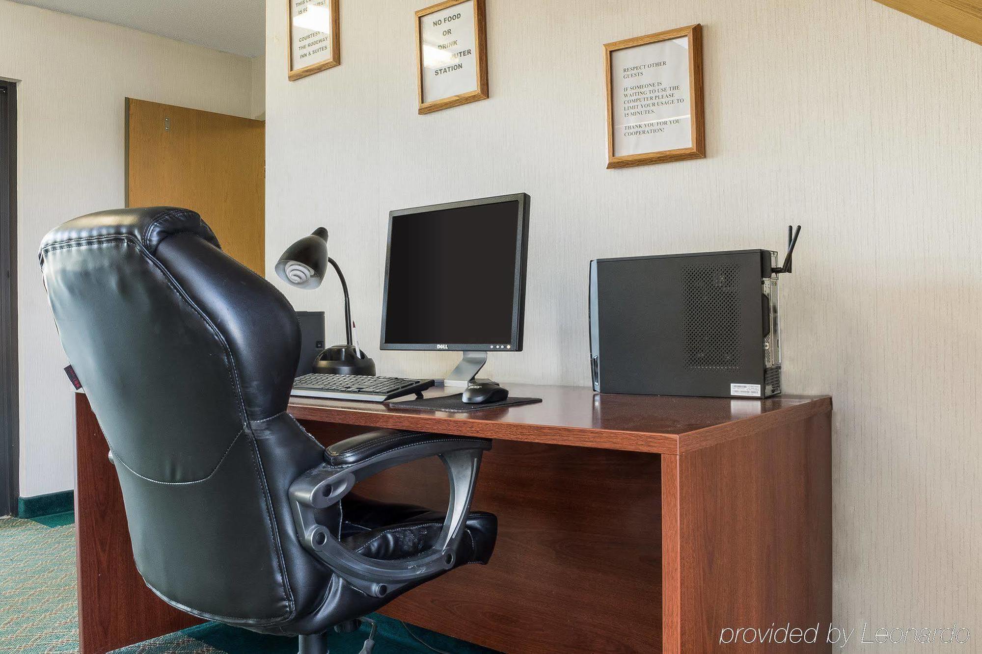 Travelodge By Wyndham Спирфиш Экстерьер фото